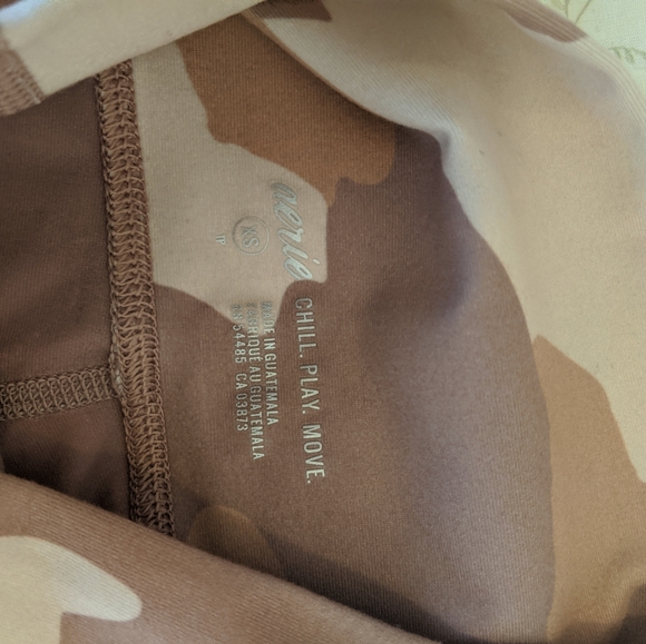 Aerie Camo Bike Shorts - Picture 3 of 4